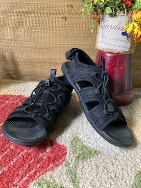 Hike HF Size 10-10.5 black mesh ergonomic lightweight sandals